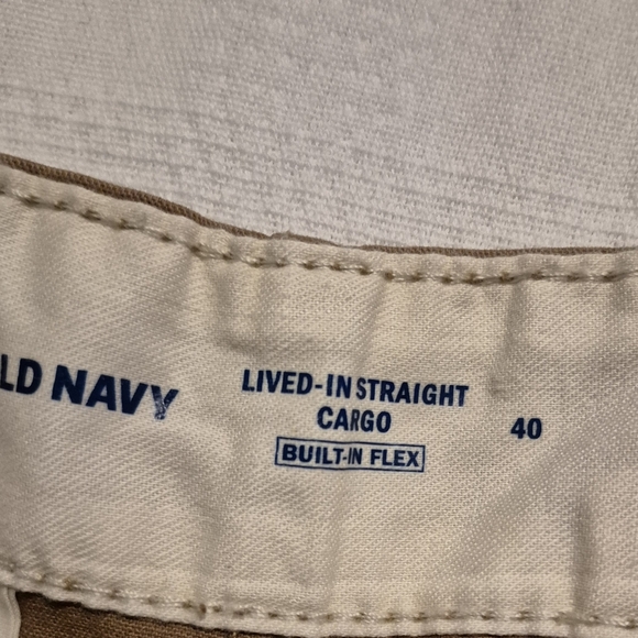 Old Navy men's size 40 Lived-In Straight Cargo shorts, khaki, built in flex NWT - Picture 2 of 6